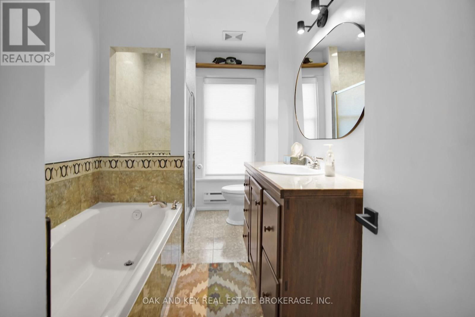 2424 MAIN STREET Image 14