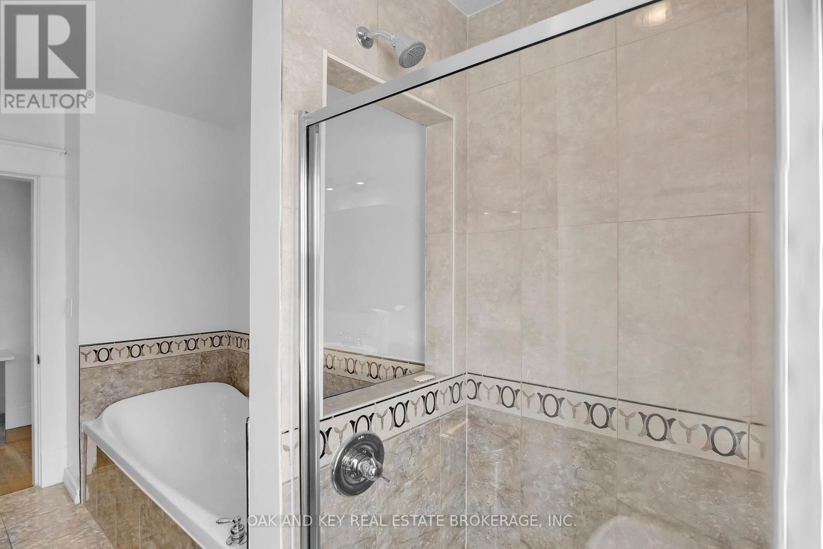 2424 MAIN STREET Image 15