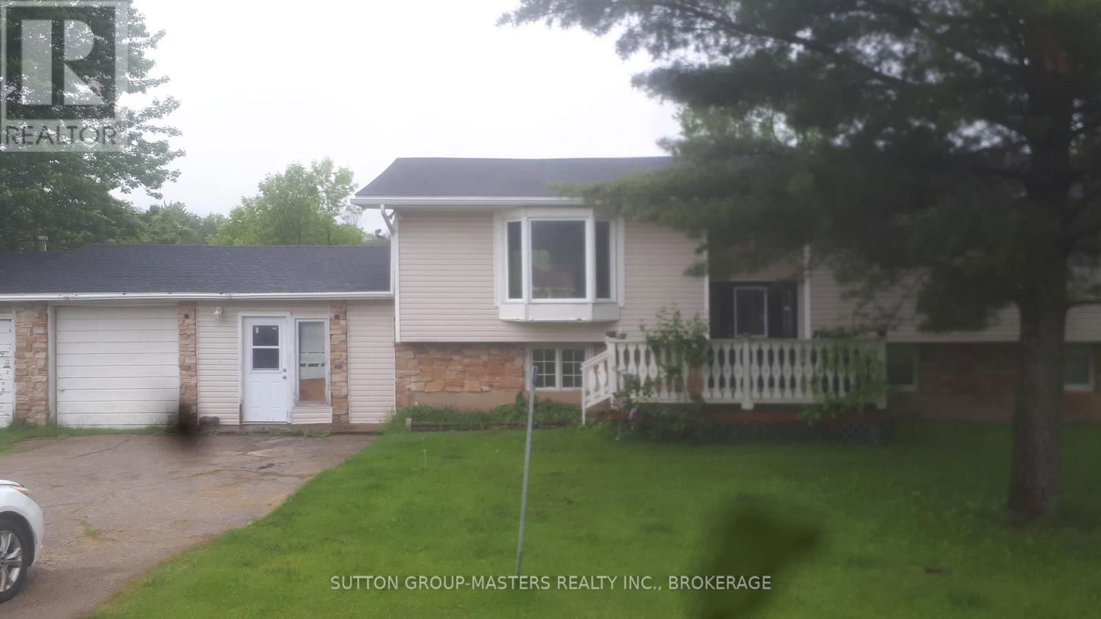 390 LYNDHURST ROAD Image 4