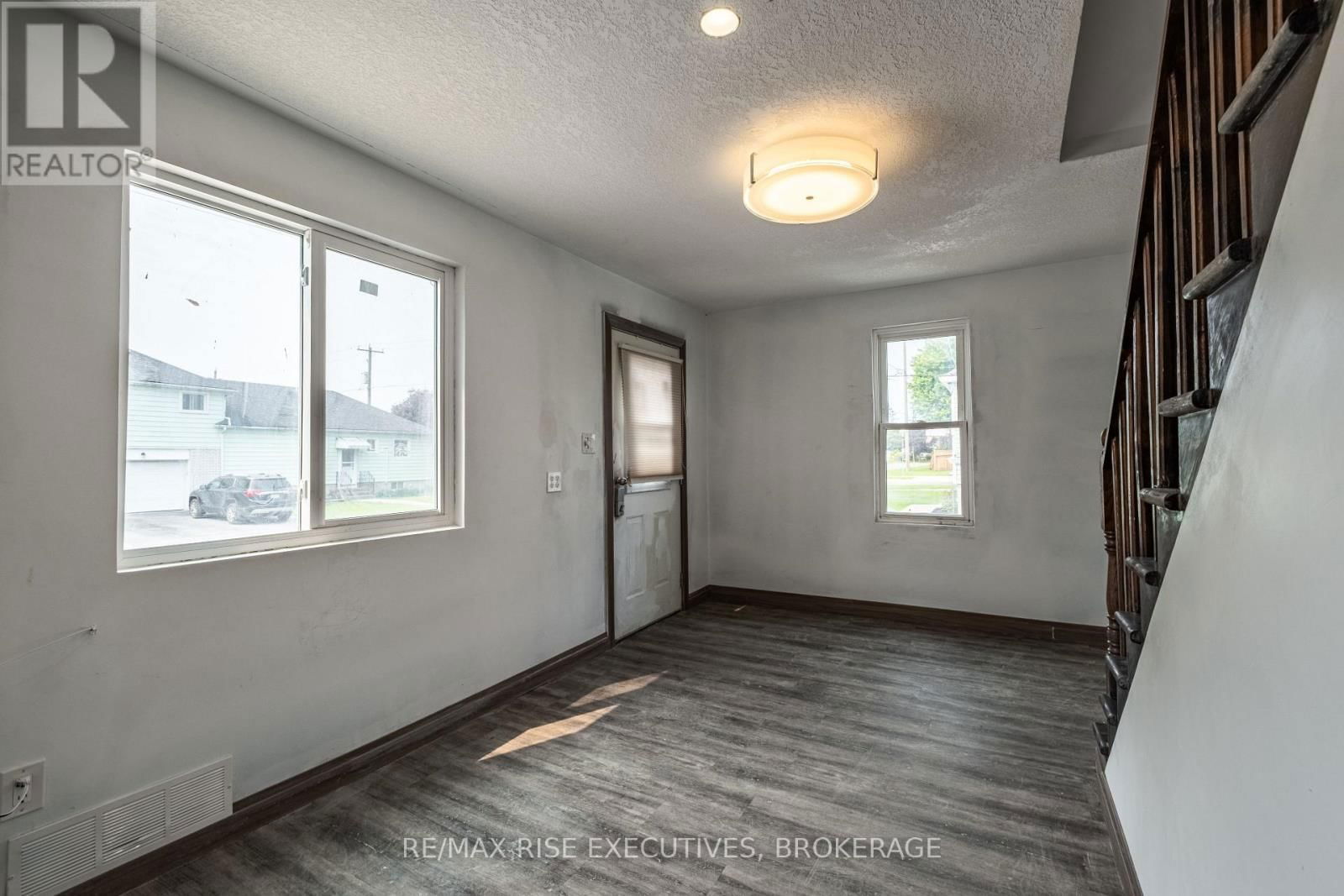 61 SEVENTH AVENUE Image 13