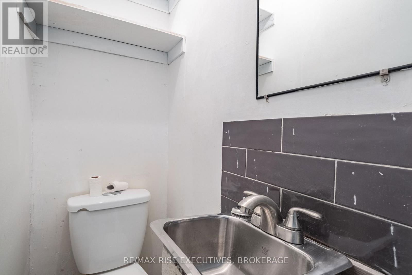 61 SEVENTH AVENUE Image 26