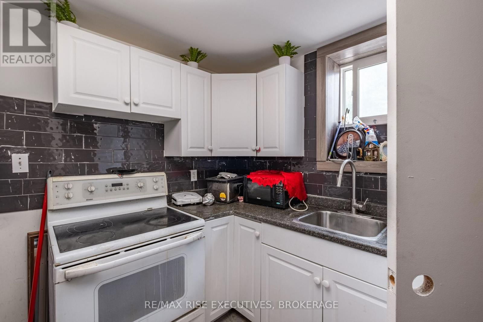 61 SEVENTH AVENUE Image 5