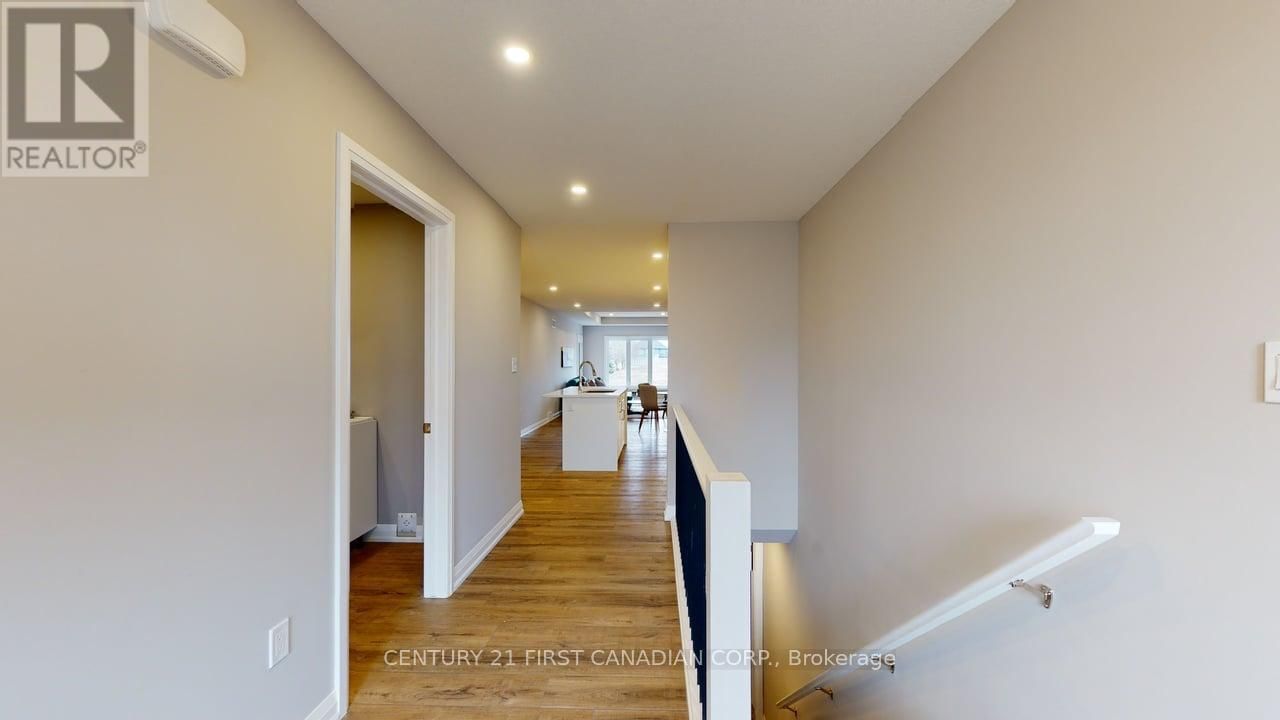 471 MAIN STREET Image 7