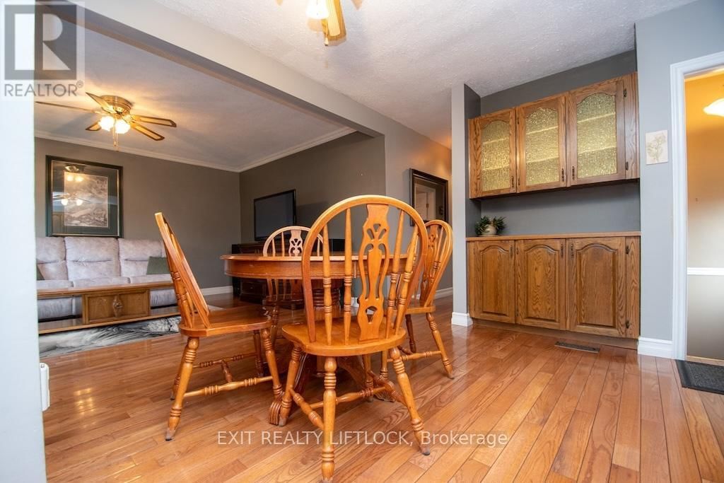 493 HOWDEN STREET Image 12