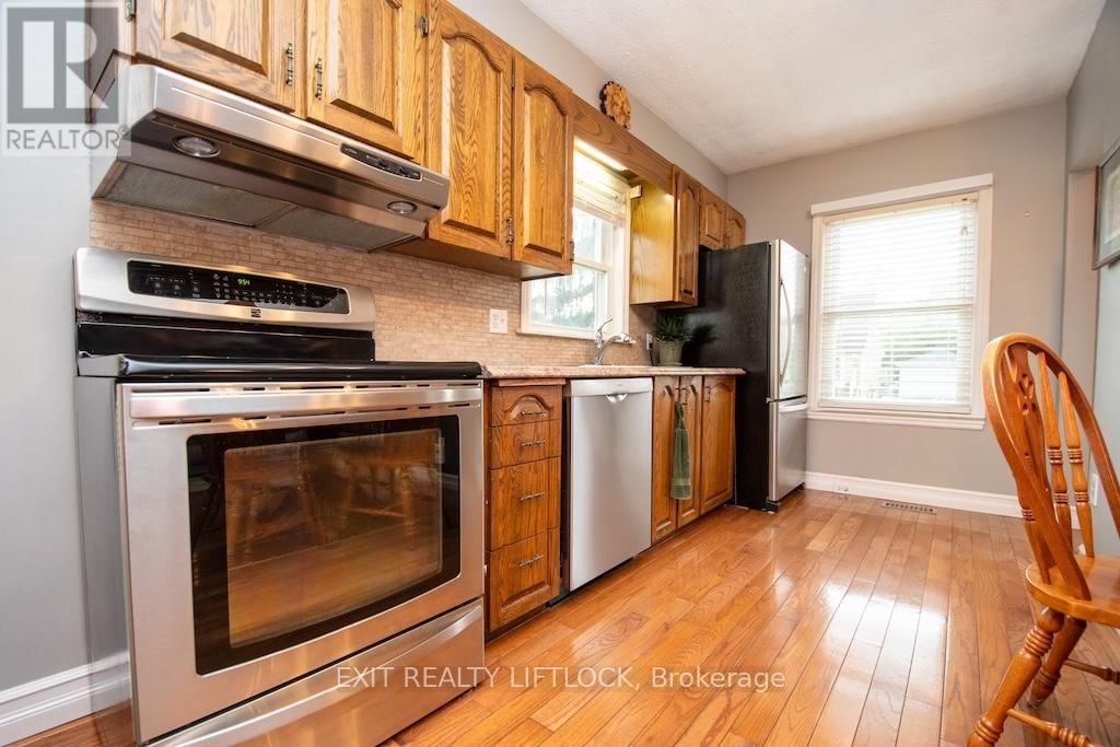 493 HOWDEN STREET Image 13