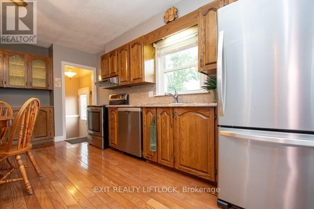 493 HOWDEN STREET Image 14