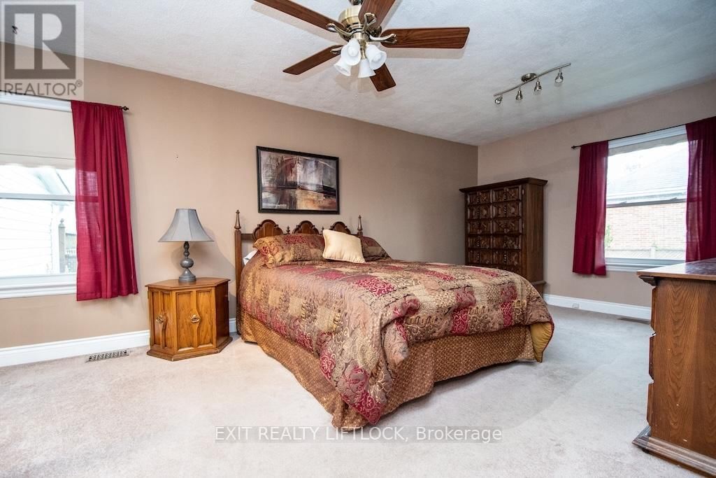 493 HOWDEN STREET Image 18