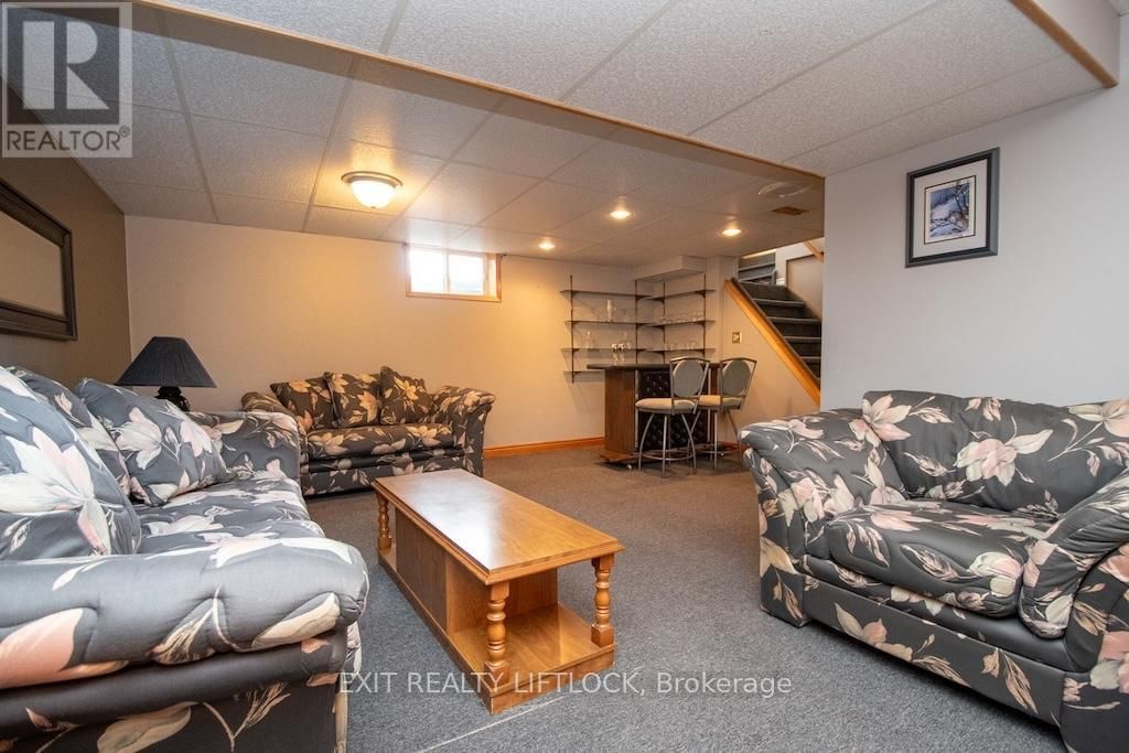 493 HOWDEN STREET Image 27