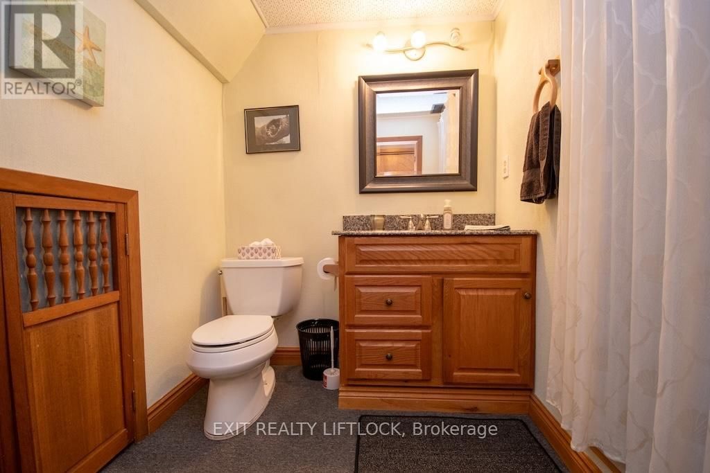 493 HOWDEN STREET Image 30