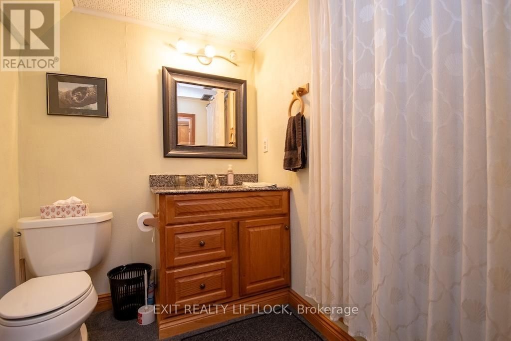 493 HOWDEN STREET Image 31