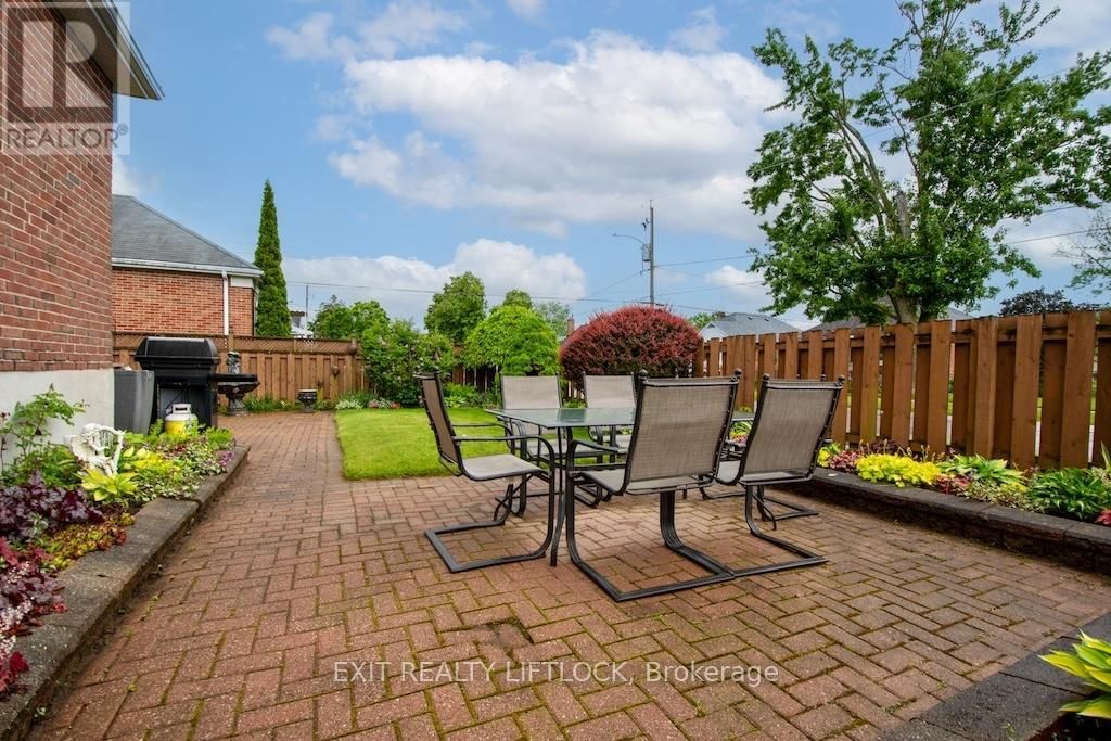 493 HOWDEN STREET Image 34