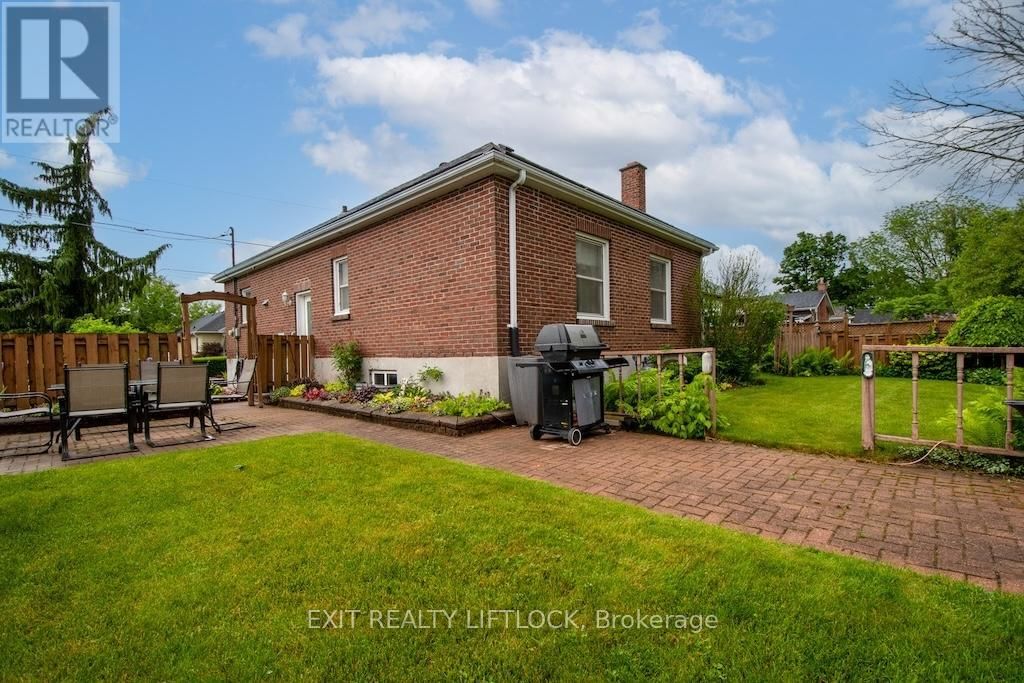 493 HOWDEN STREET Image 37