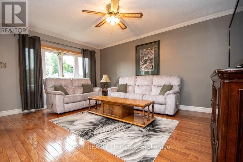493 HOWDEN STREET Image 6