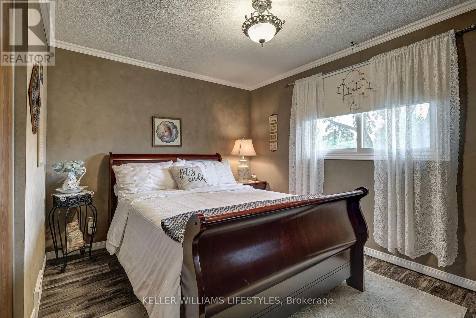 17 SHARPE DRIVE Image 20
