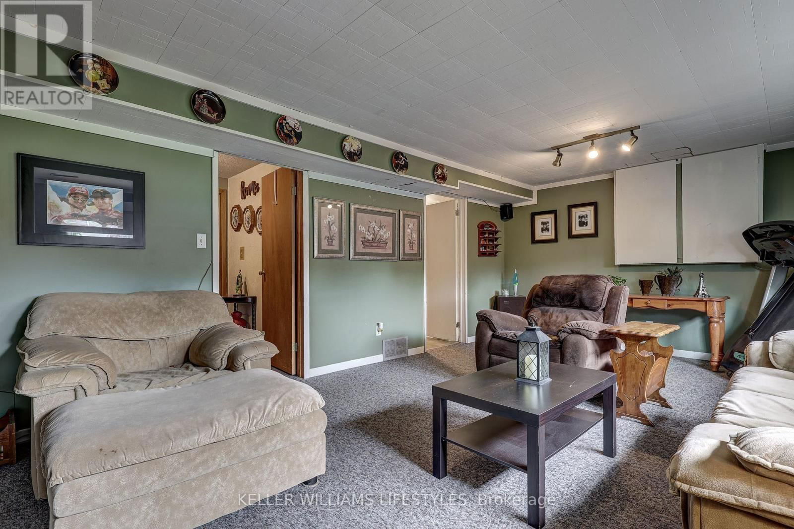 17 SHARPE DRIVE Image 31
