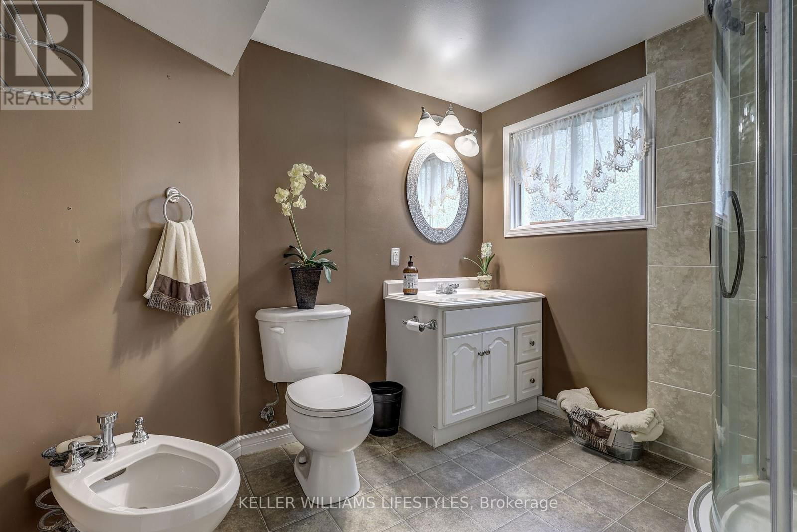 17 SHARPE DRIVE Image 33