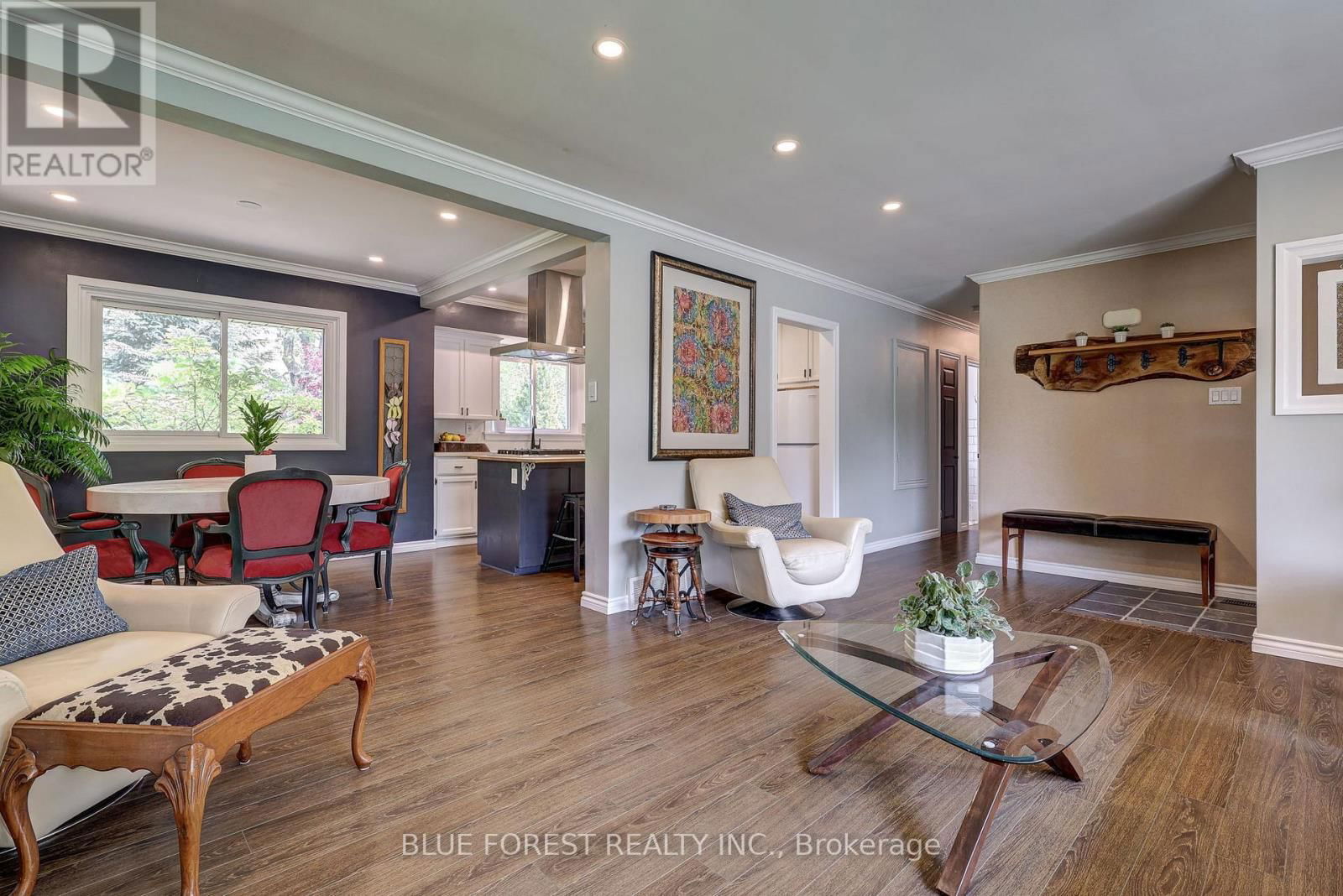 983 VALETTA STREET Image 10