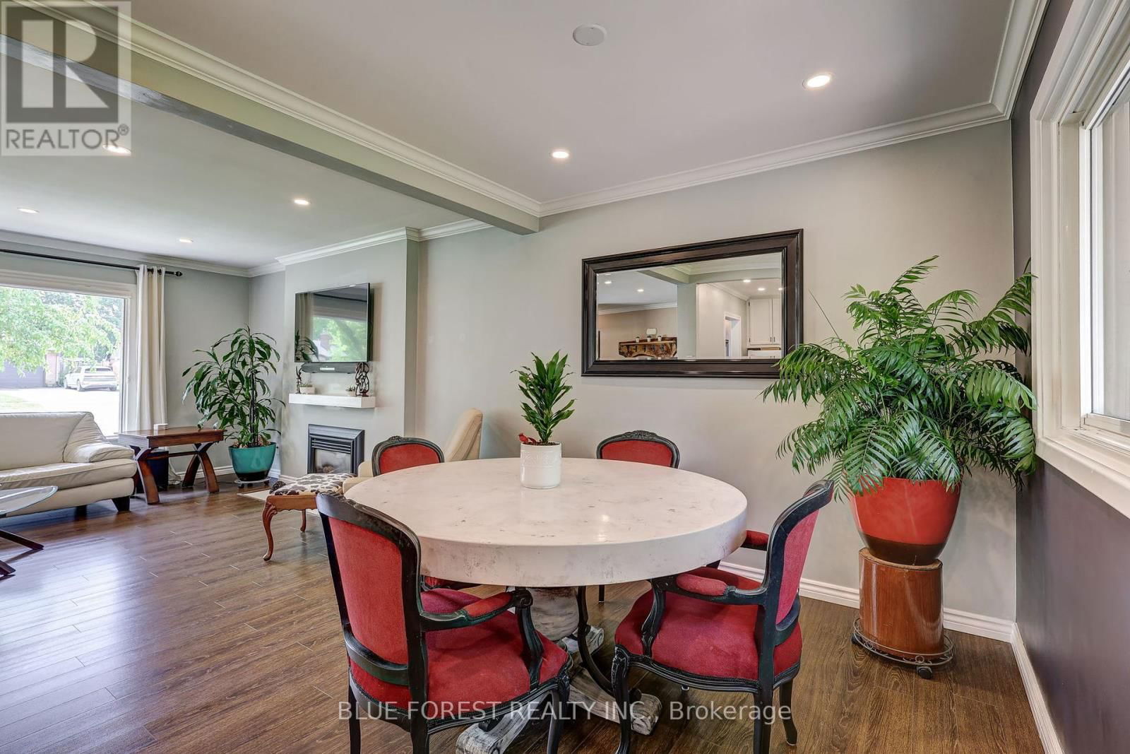 983 VALETTA STREET Image 13