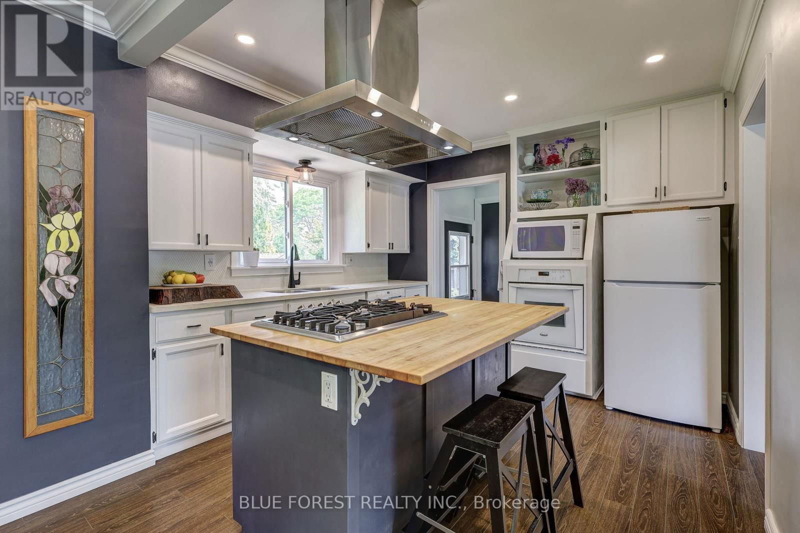 983 VALETTA STREET Image 15