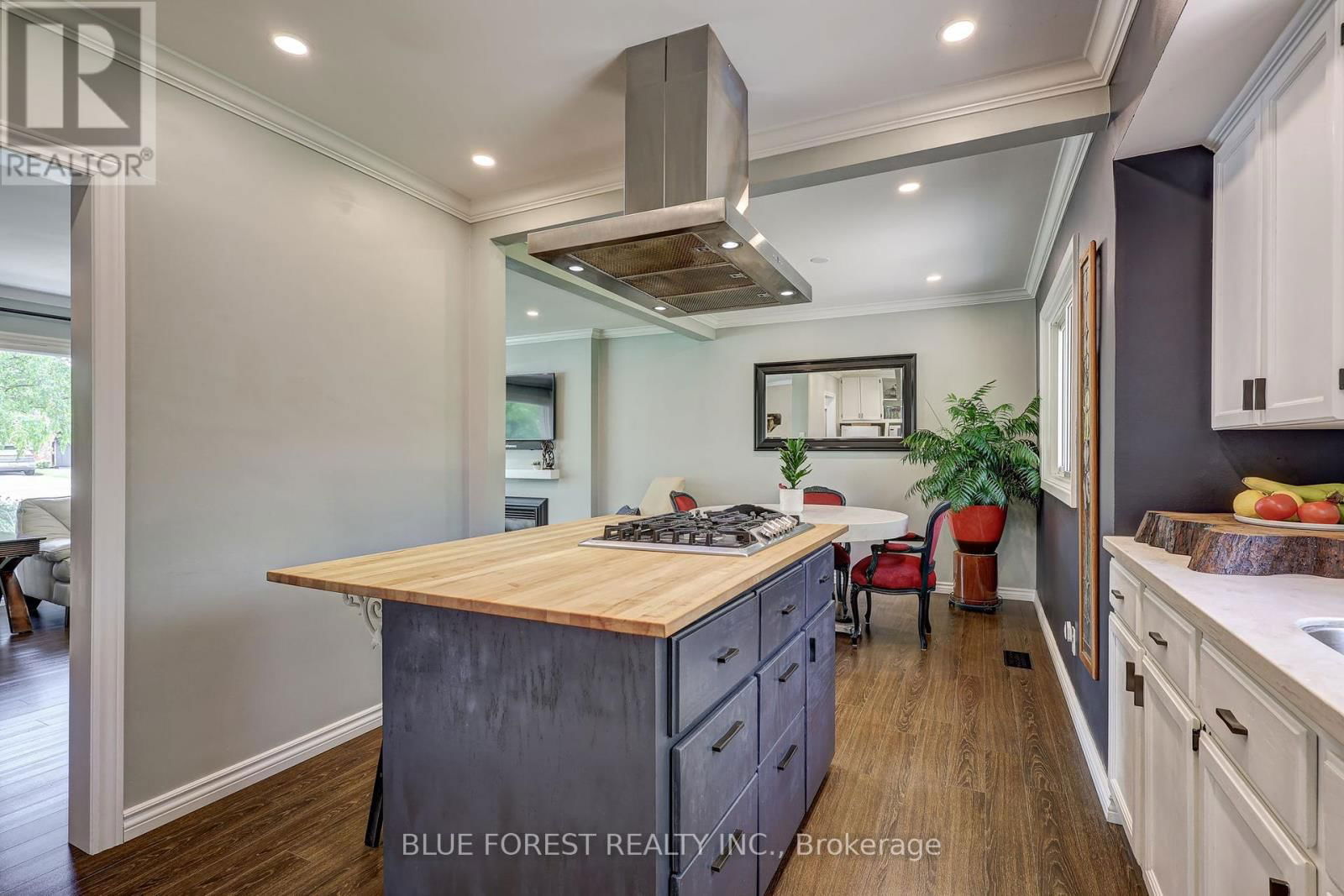 983 VALETTA STREET Image 18