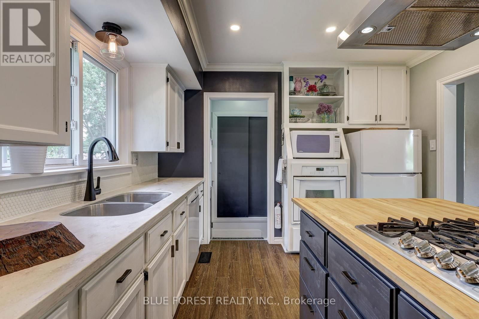 983 VALETTA STREET Image 20