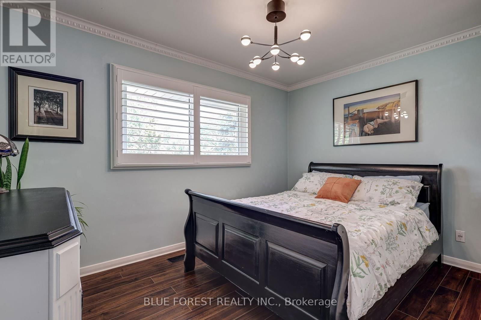 983 VALETTA STREET Image 24