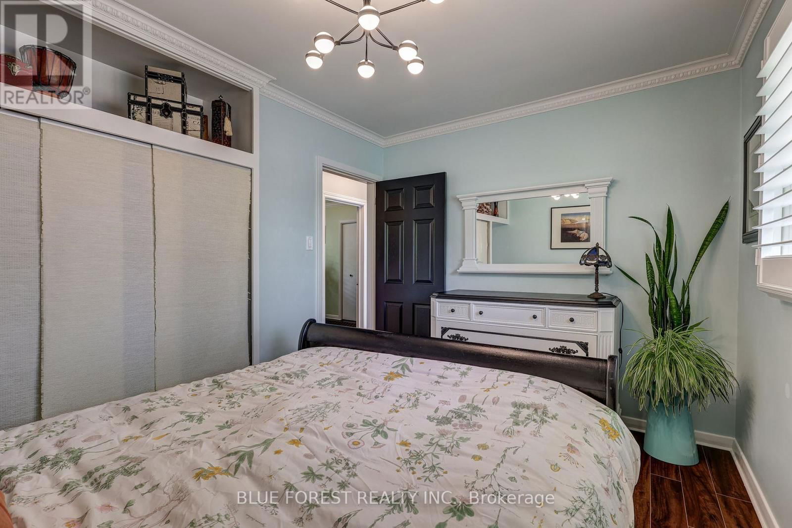 983 VALETTA STREET Image 26