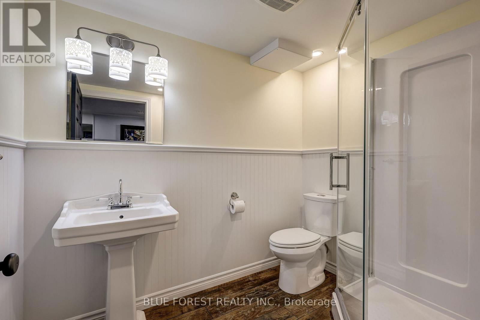 983 VALETTA STREET Image 35