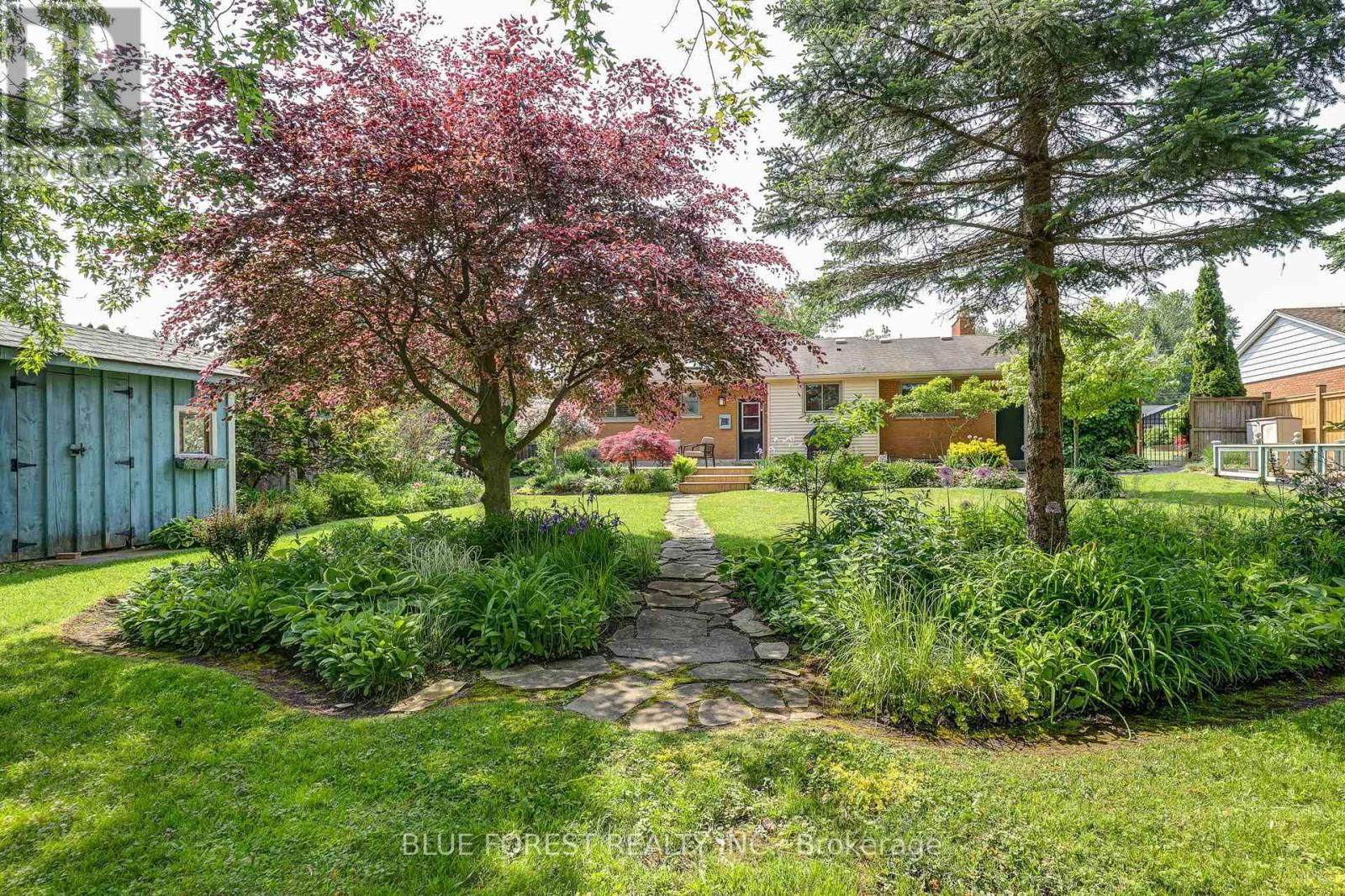 983 VALETTA STREET Image 48