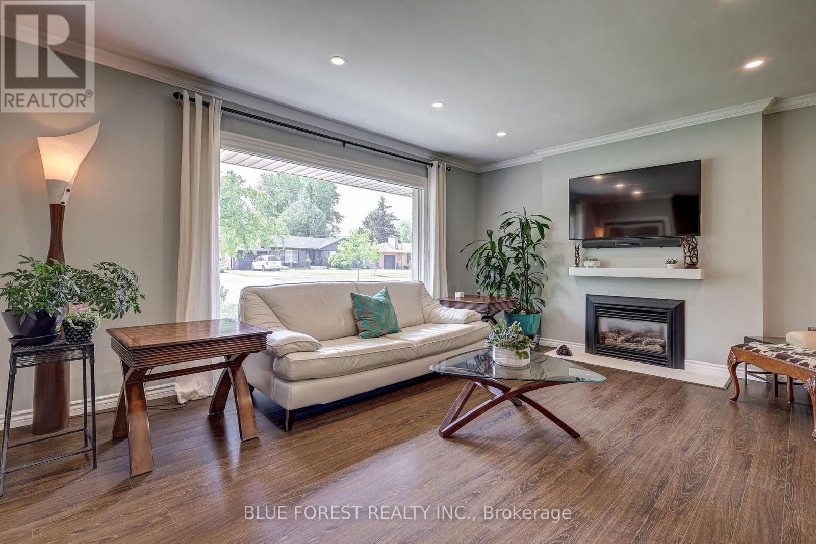 983 VALETTA STREET Image 6