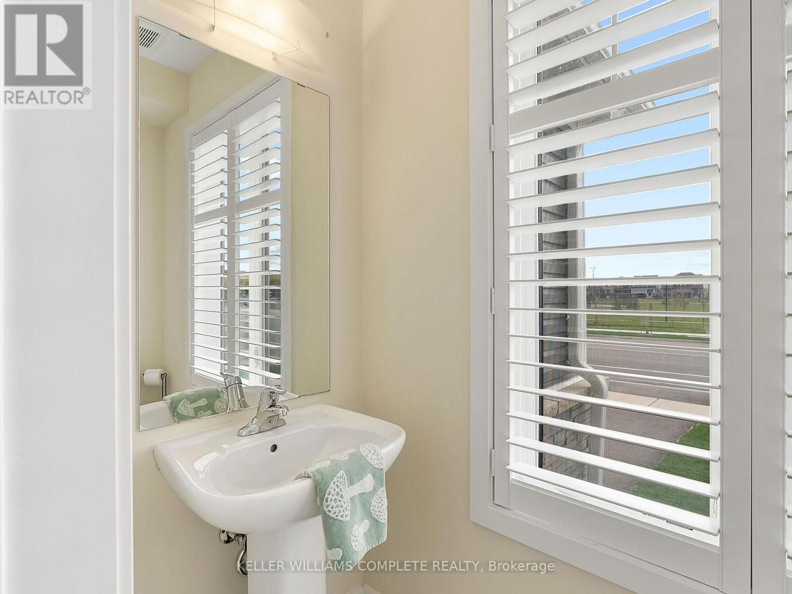 170 WHITHORN CRESCENT Image 10