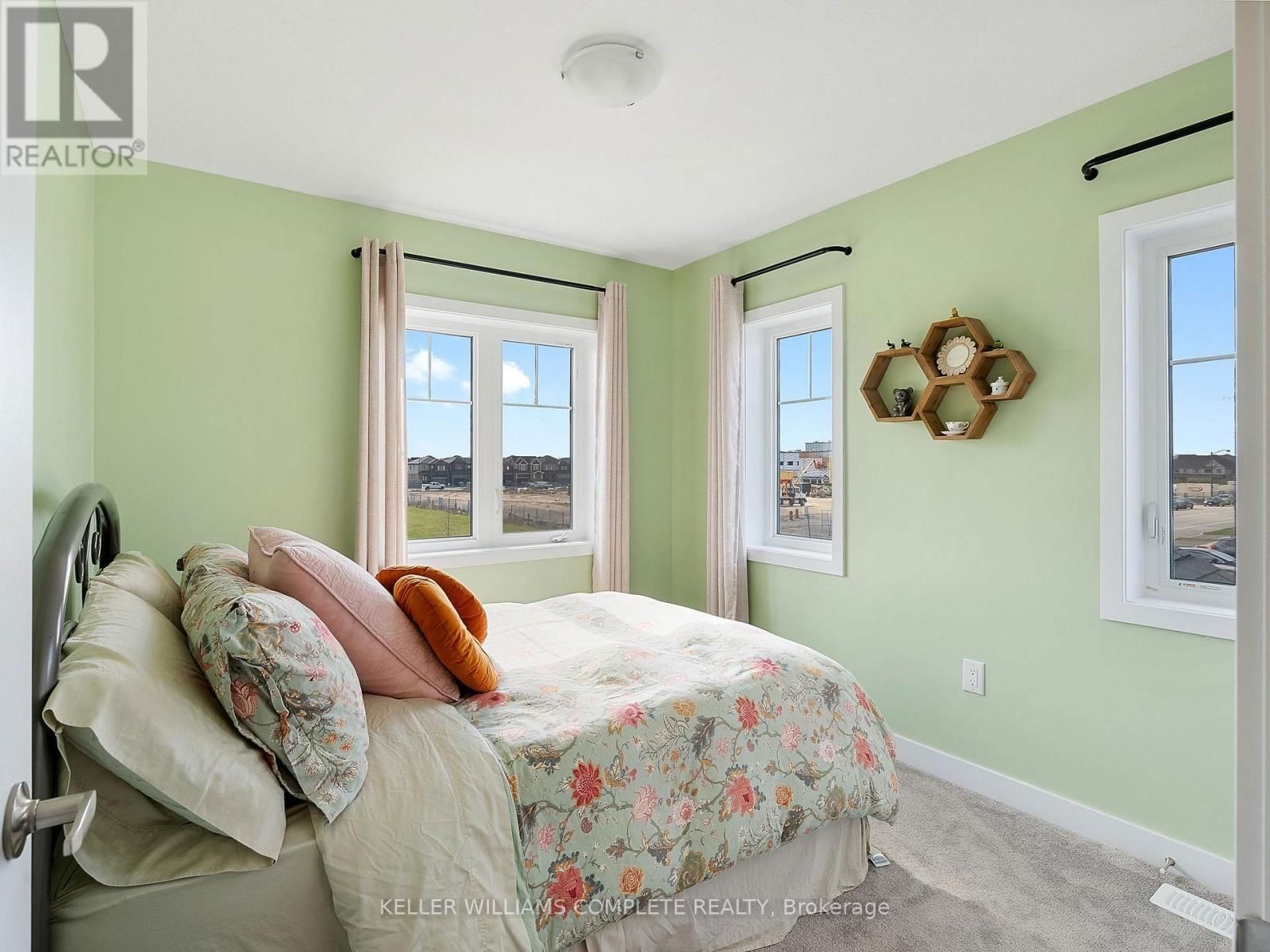 170 WHITHORN CRESCENT Image 26