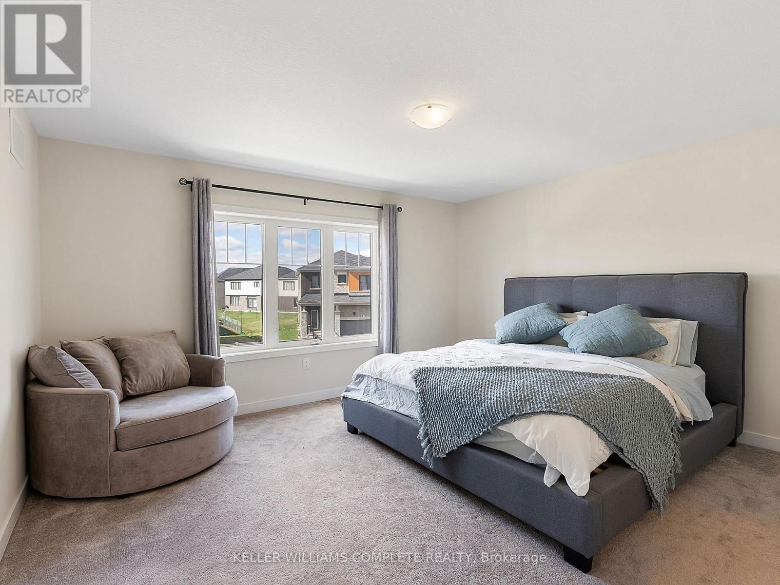 170 WHITHORN CRESCENT Image 33