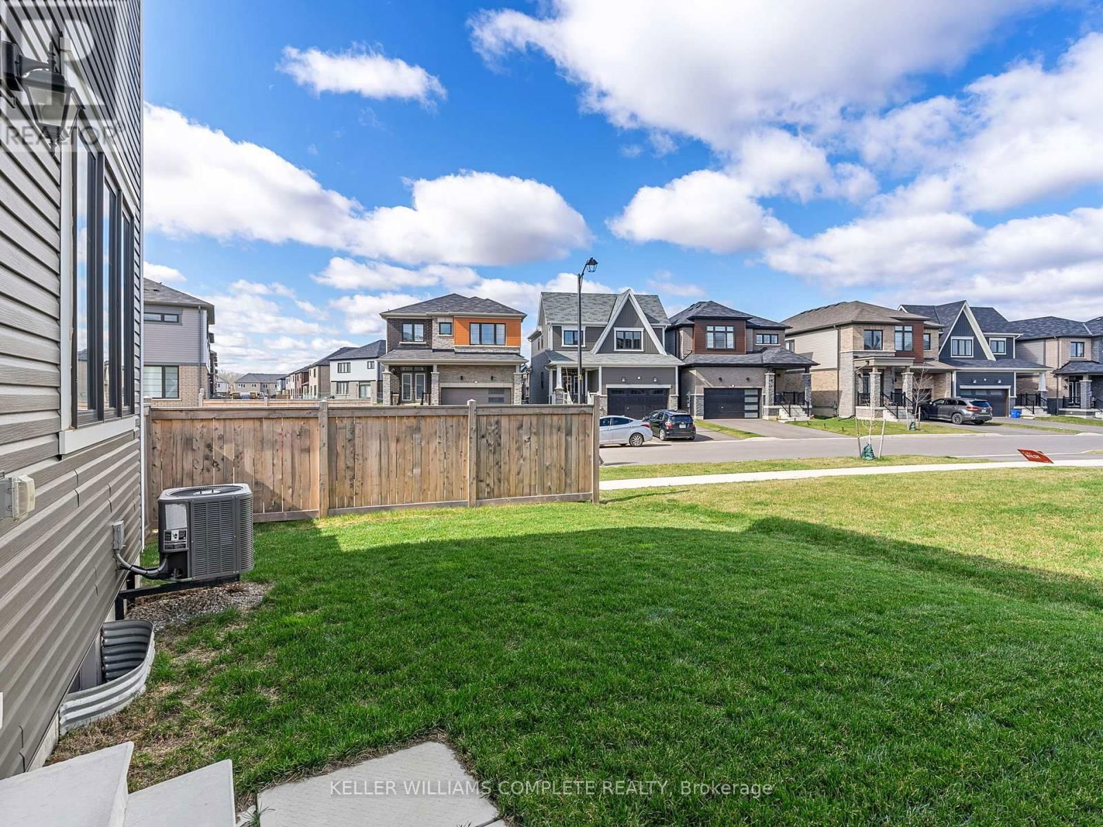 170 WHITHORN CRESCENT Image 48