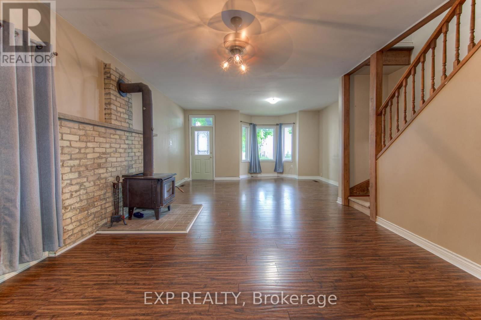 33 MCGIVERN STREET Image 16