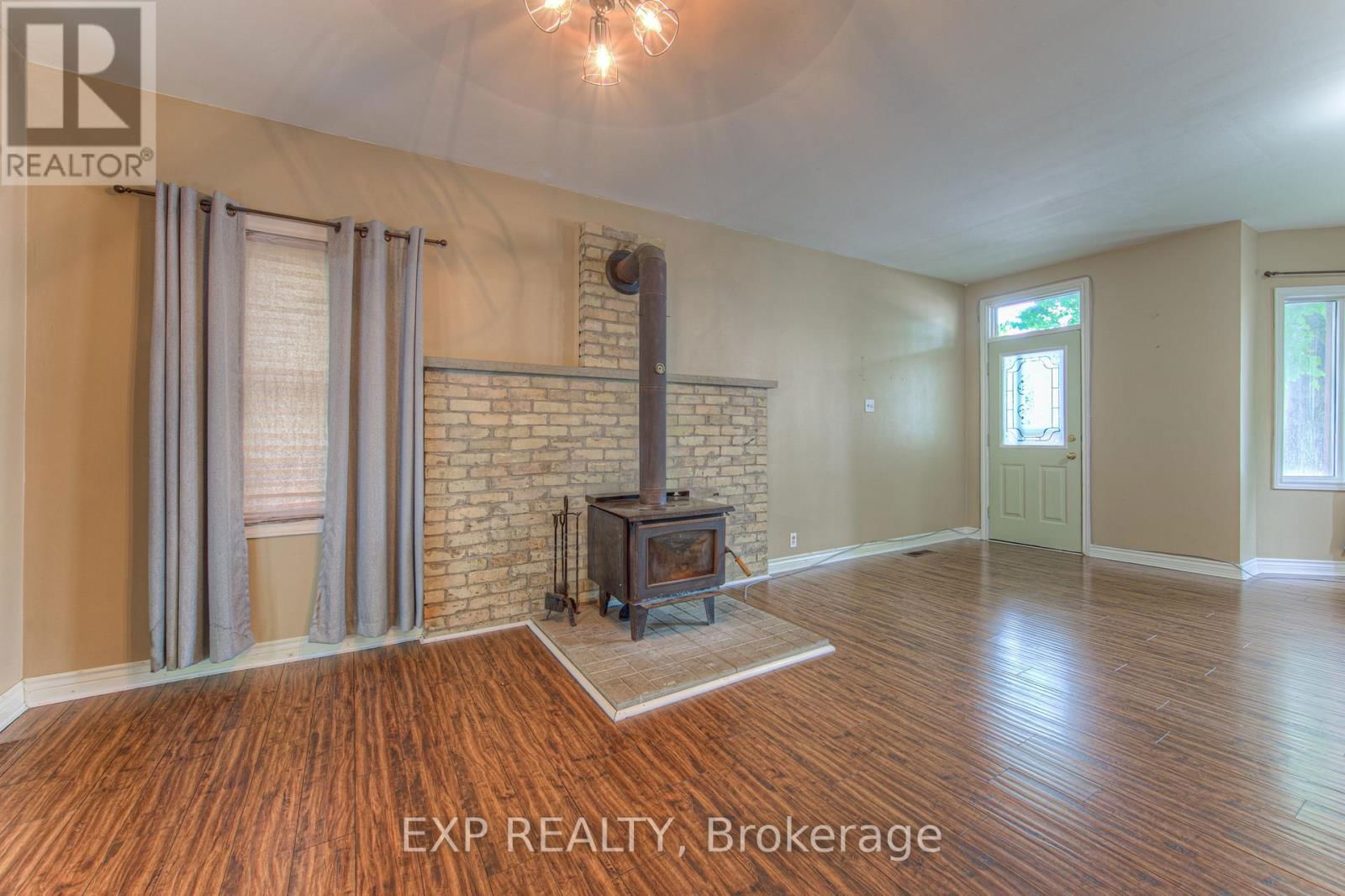 33 MCGIVERN STREET Image 17