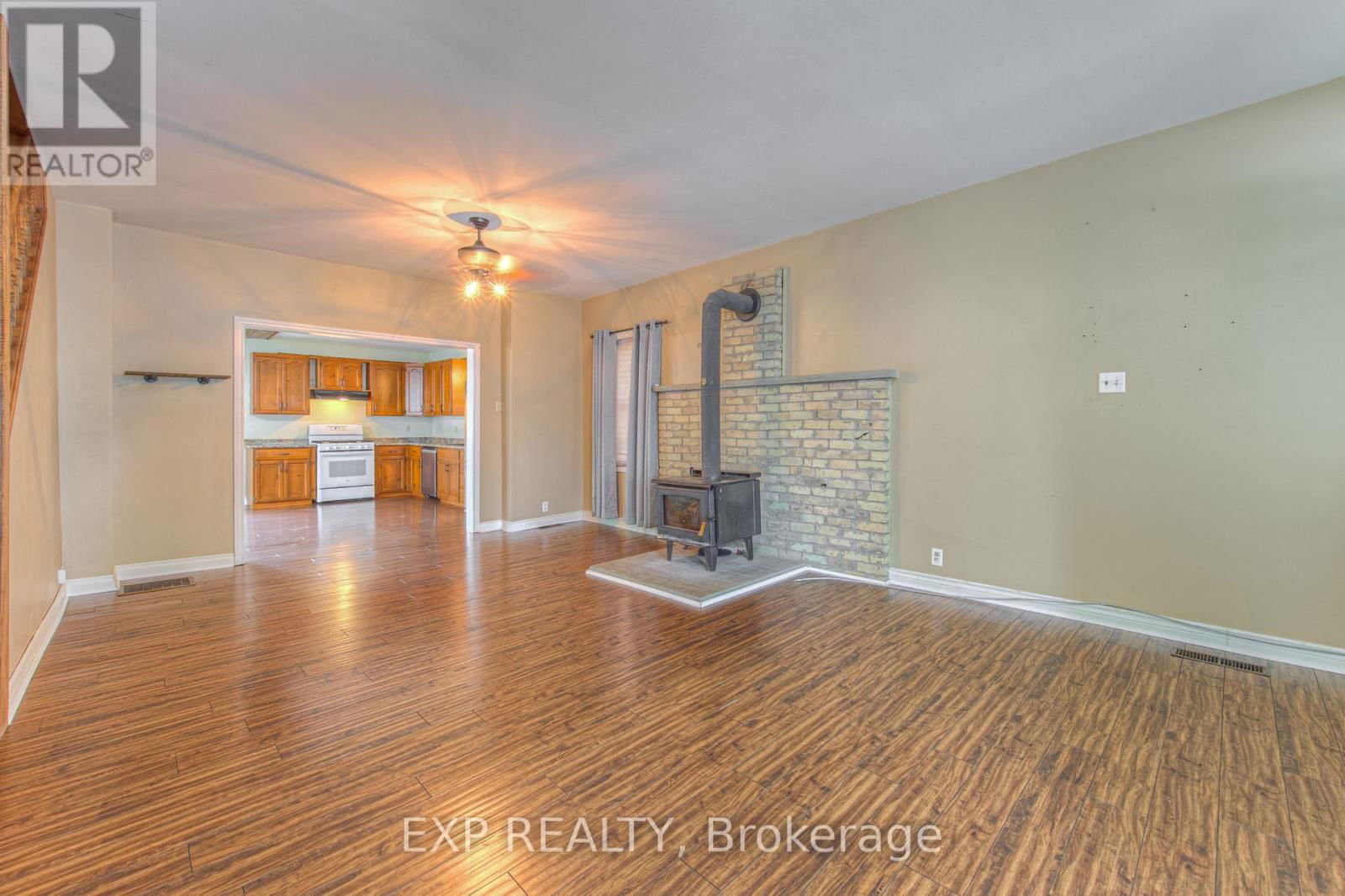 33 MCGIVERN STREET Image 19