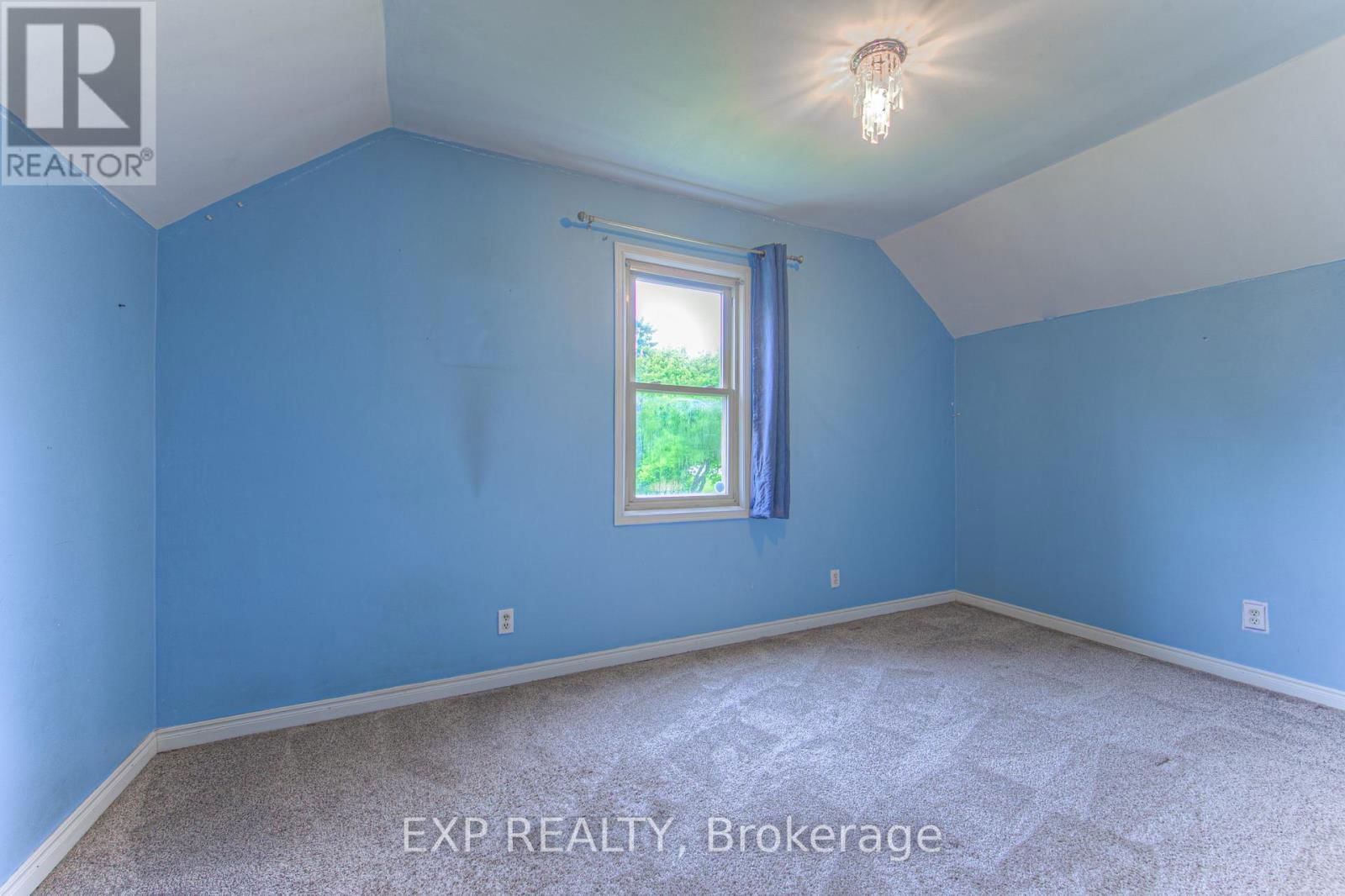 33 MCGIVERN STREET Image 24