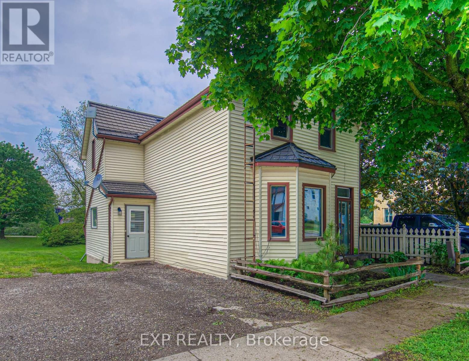 33 MCGIVERN STREET Image 3