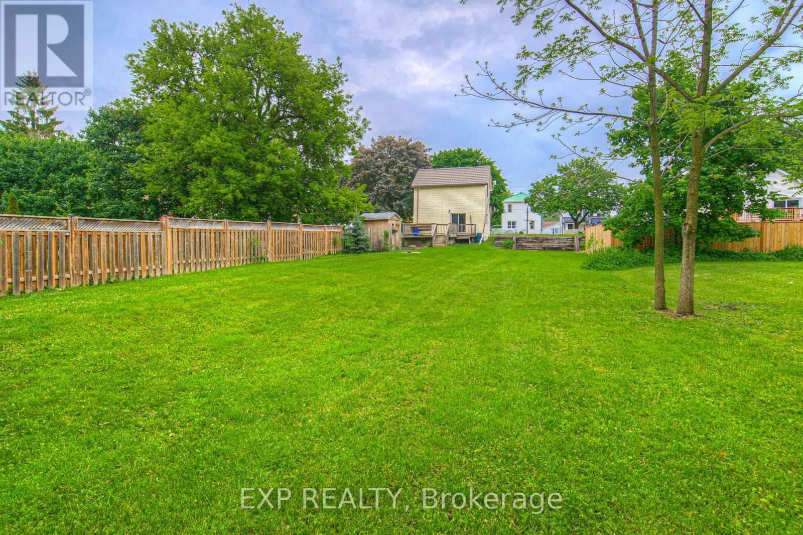 33 MCGIVERN STREET Image 40