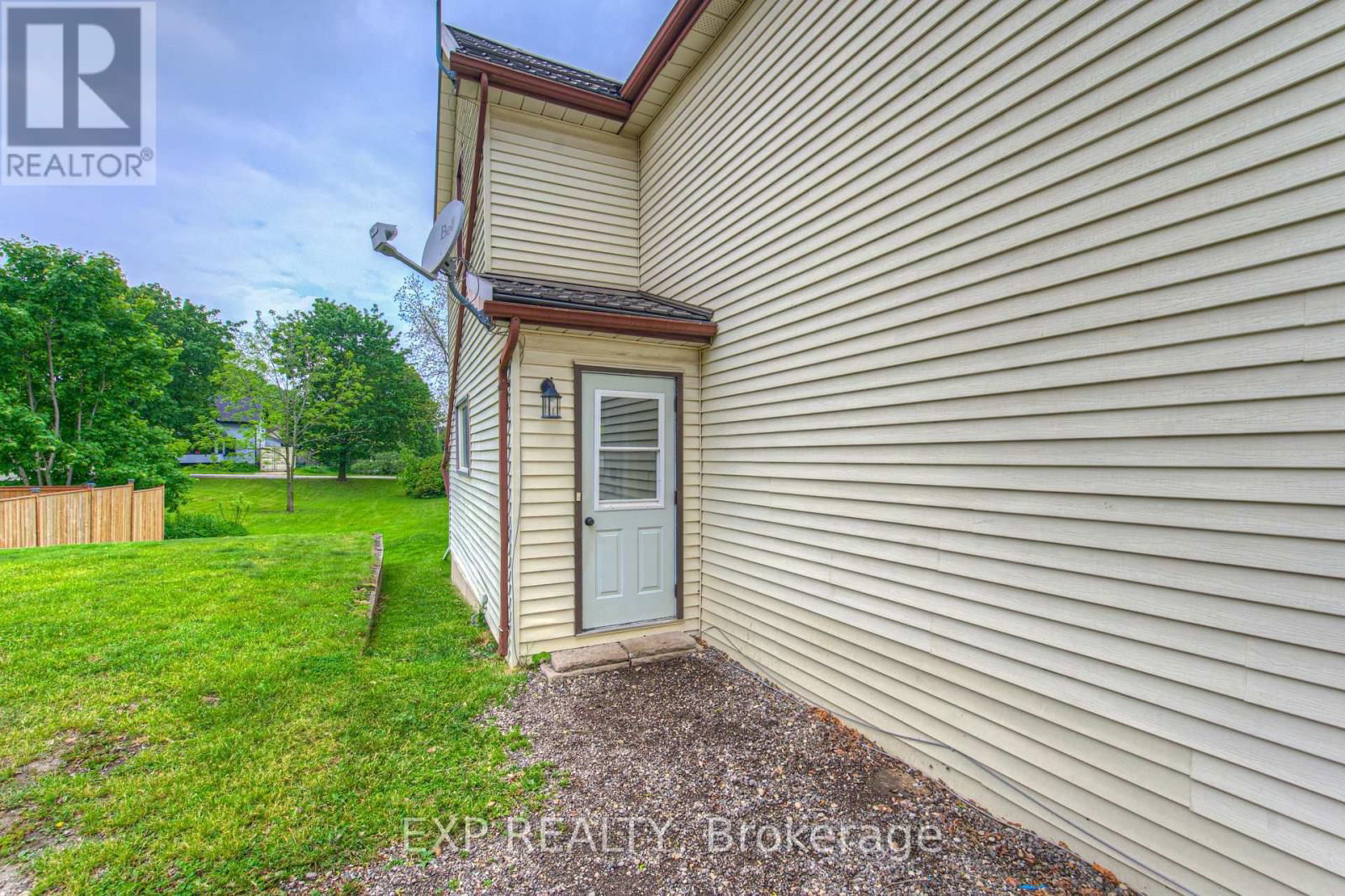33 MCGIVERN STREET Image 7