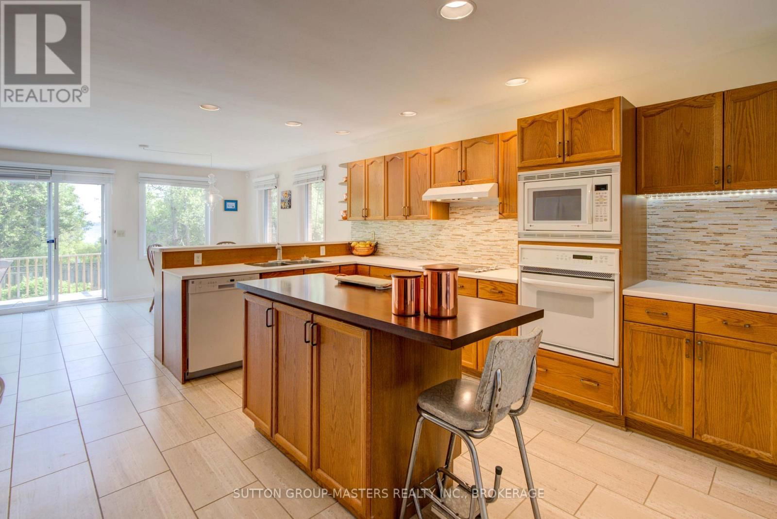 47 BAYSHORE DRIVE Image 14