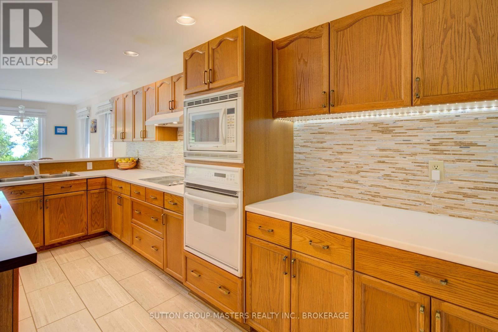 47 BAYSHORE DRIVE Image 16