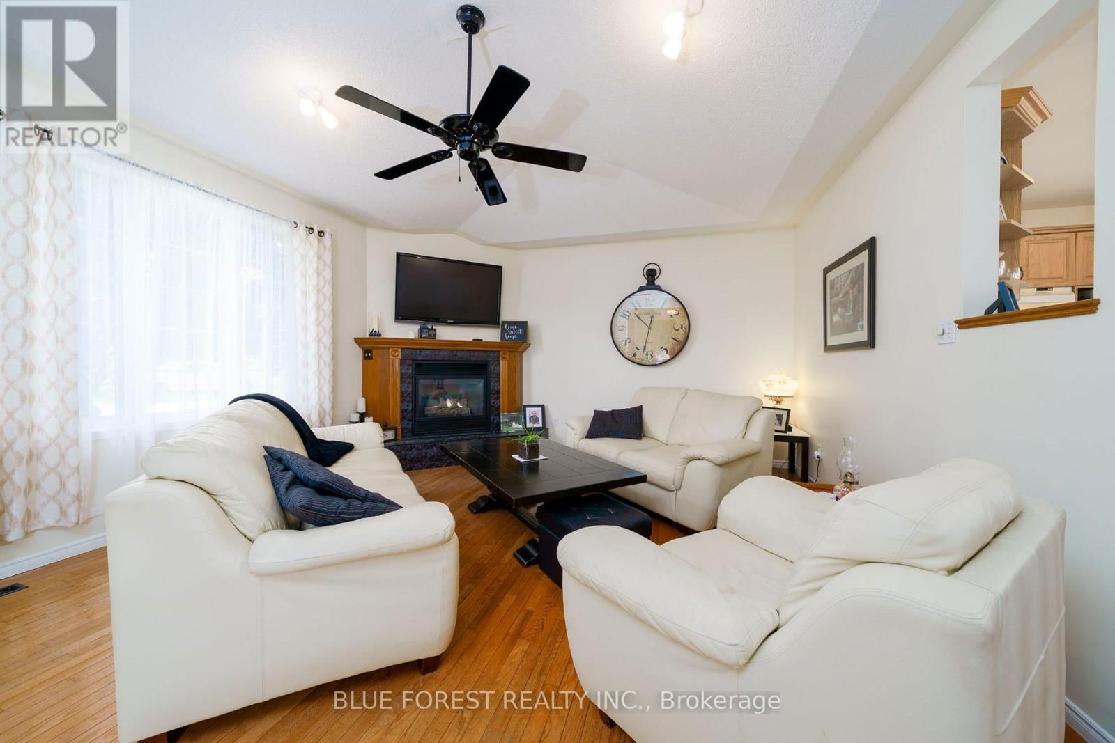 1 THISTLE STREET Image 12