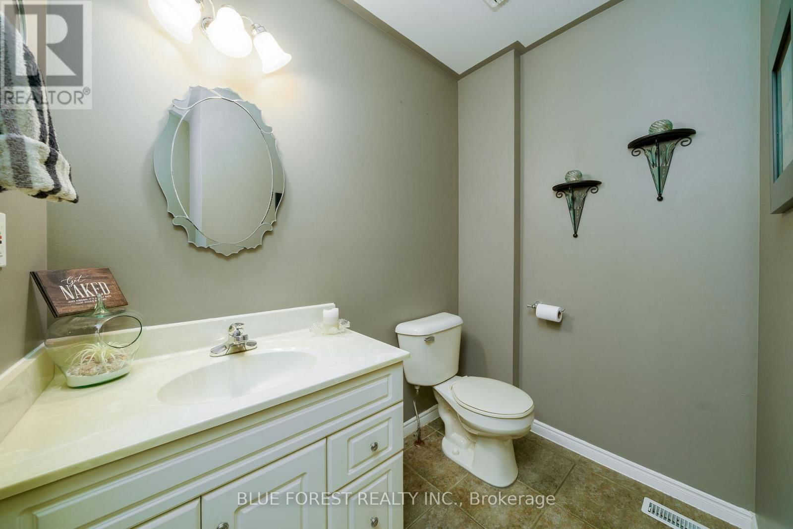 1 THISTLE STREET Image 16