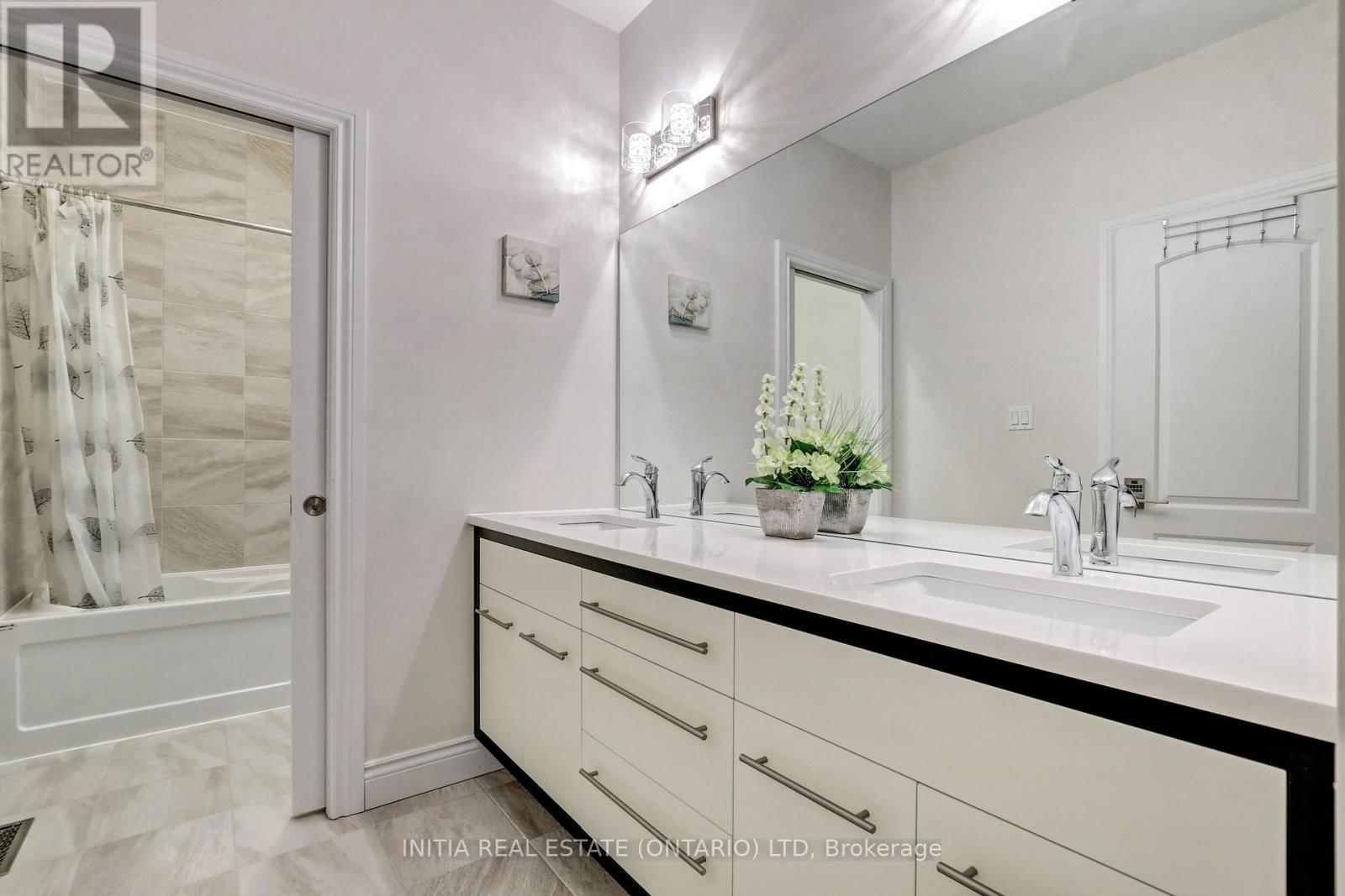1326 THORNLEY STREET Image 15