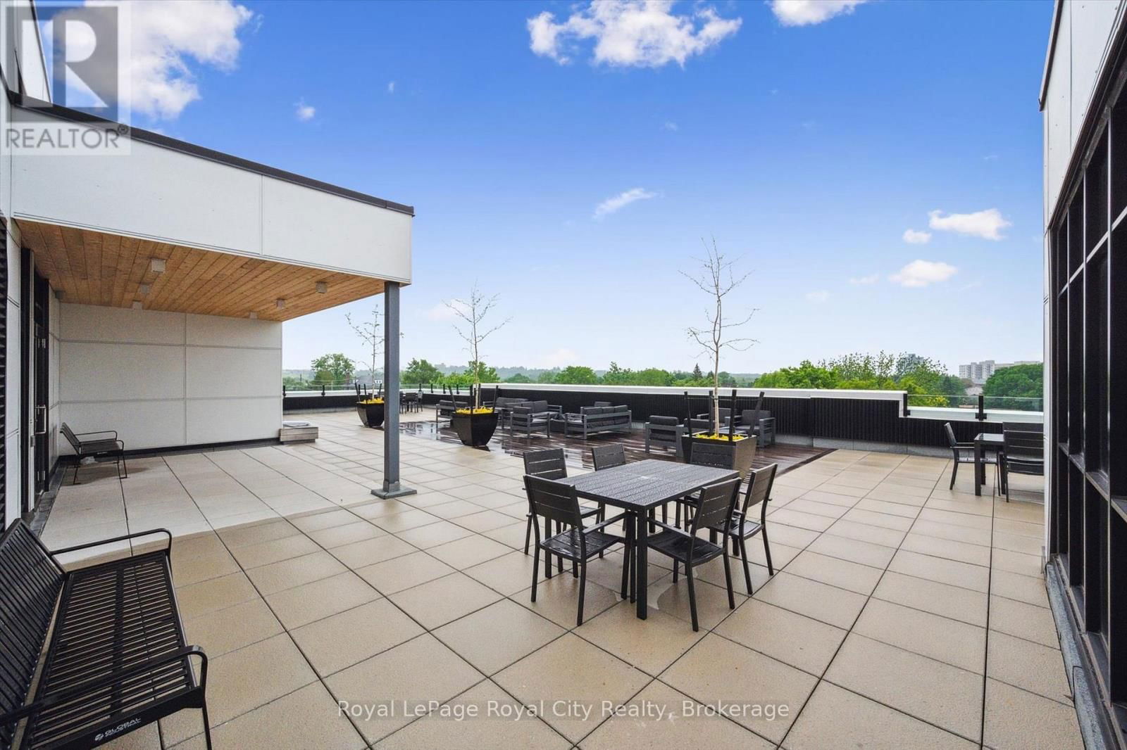 522 - 120 HURON STREET Image 34