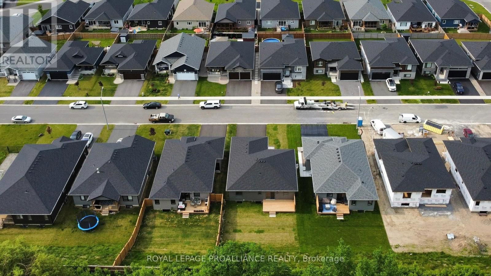 27 SCHMIDT WAY Image 12