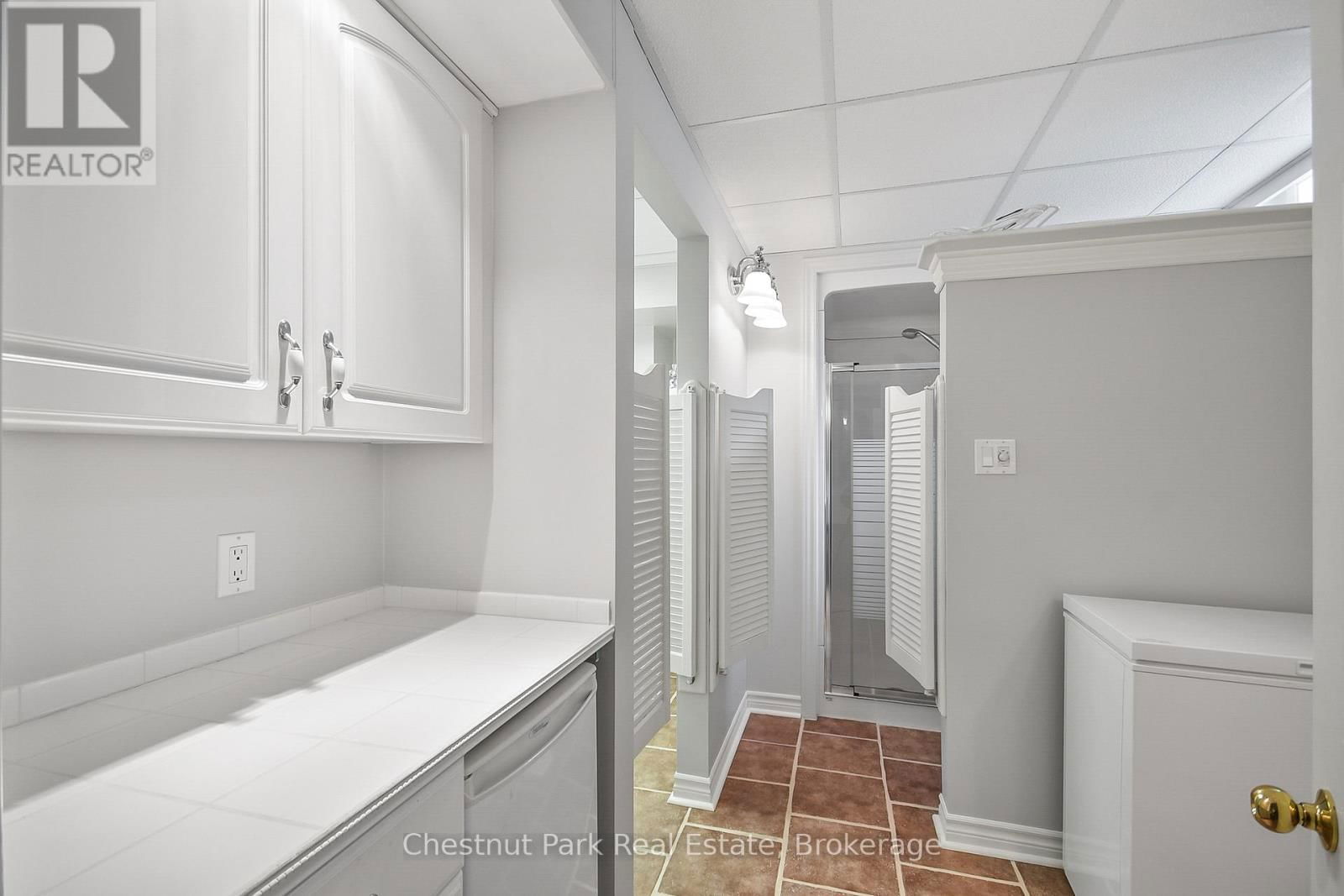 69 EWING STREET Image 28