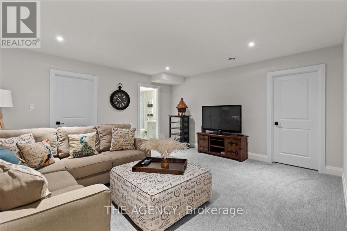 302 - 5 WOOD HAVEN DRIVE Image 32